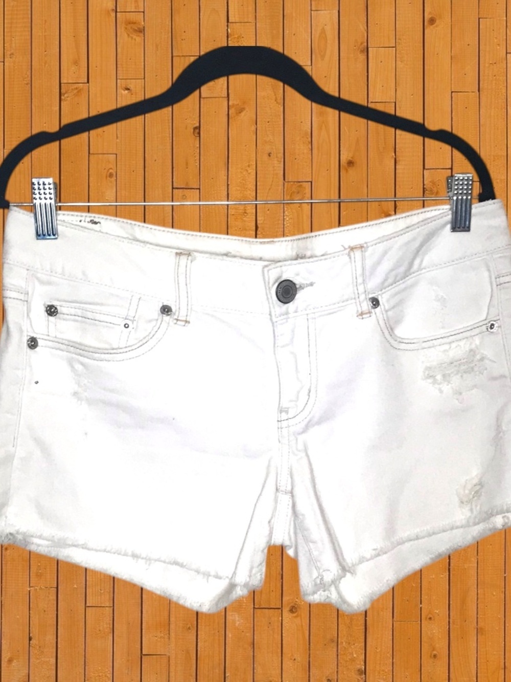 American Eagle White Denim Shorts Stretch Distressed Low Rise Women’s Size 8